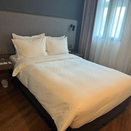 Holiday Inn Express Qingdao City Center By Ihg Eksteriør billede