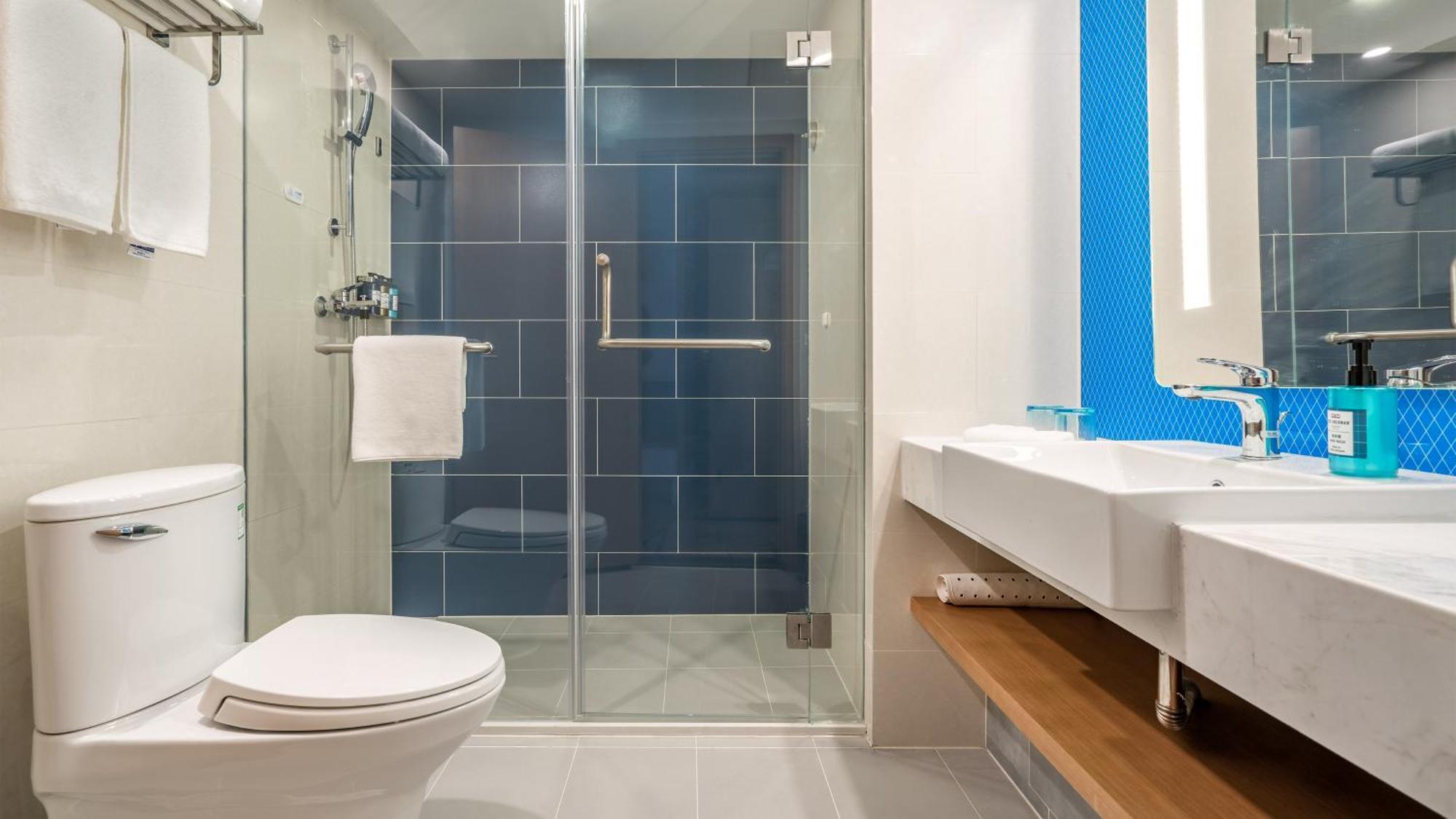 Holiday Inn Express Qingdao City Center By Ihg Eksteriør billede