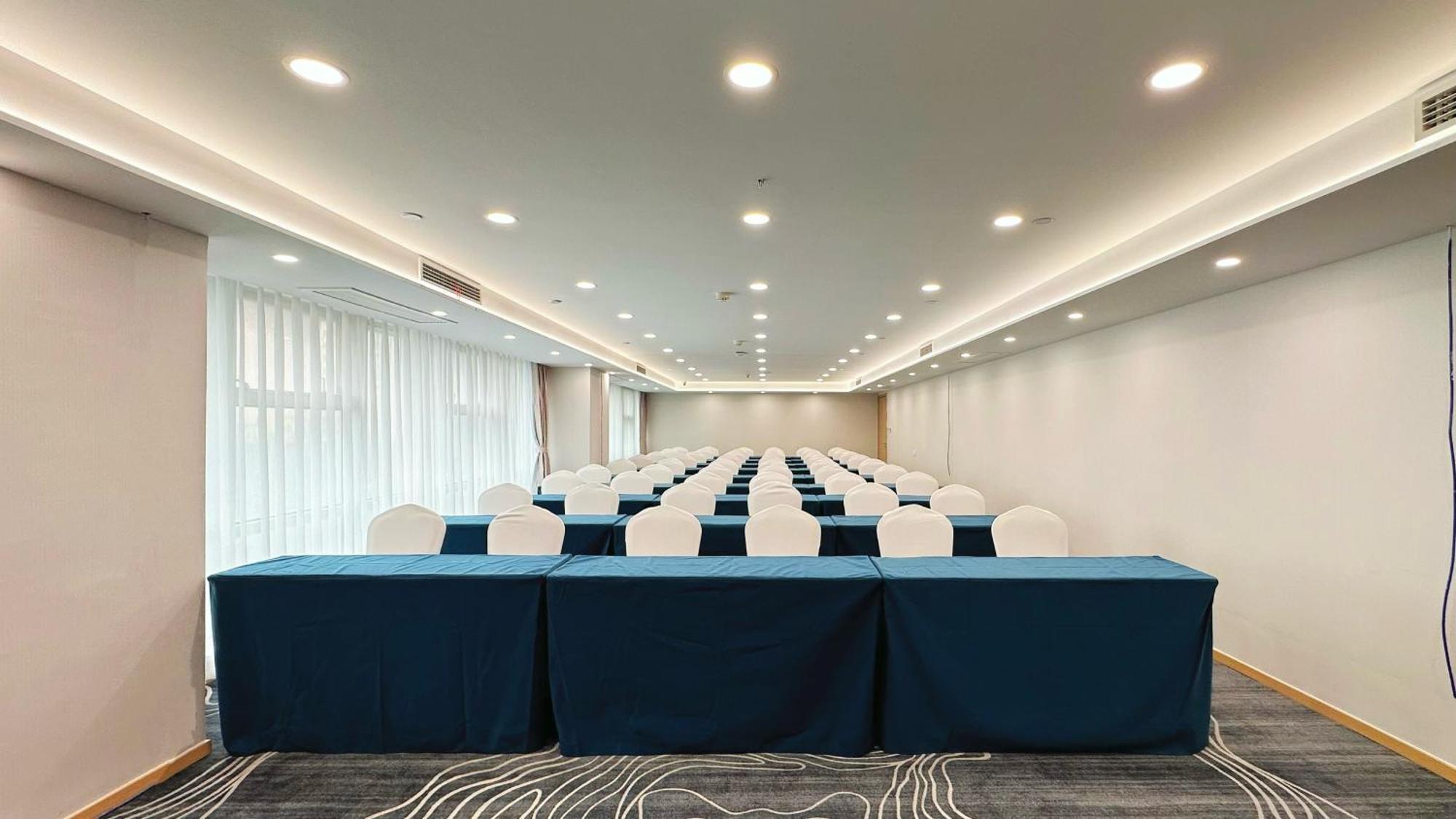 Holiday Inn Express Qingdao City Center By Ihg Eksteriør billede