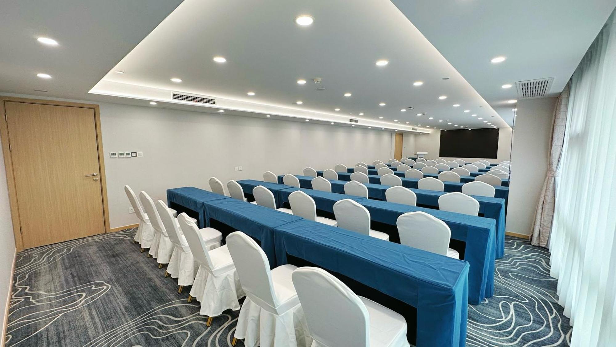 Holiday Inn Express Qingdao City Center By Ihg Eksteriør billede
