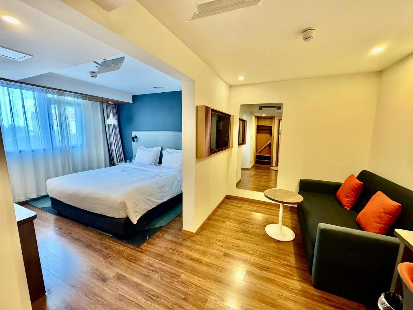 Holiday Inn Express Qingdao City Center By Ihg Eksteriør billede