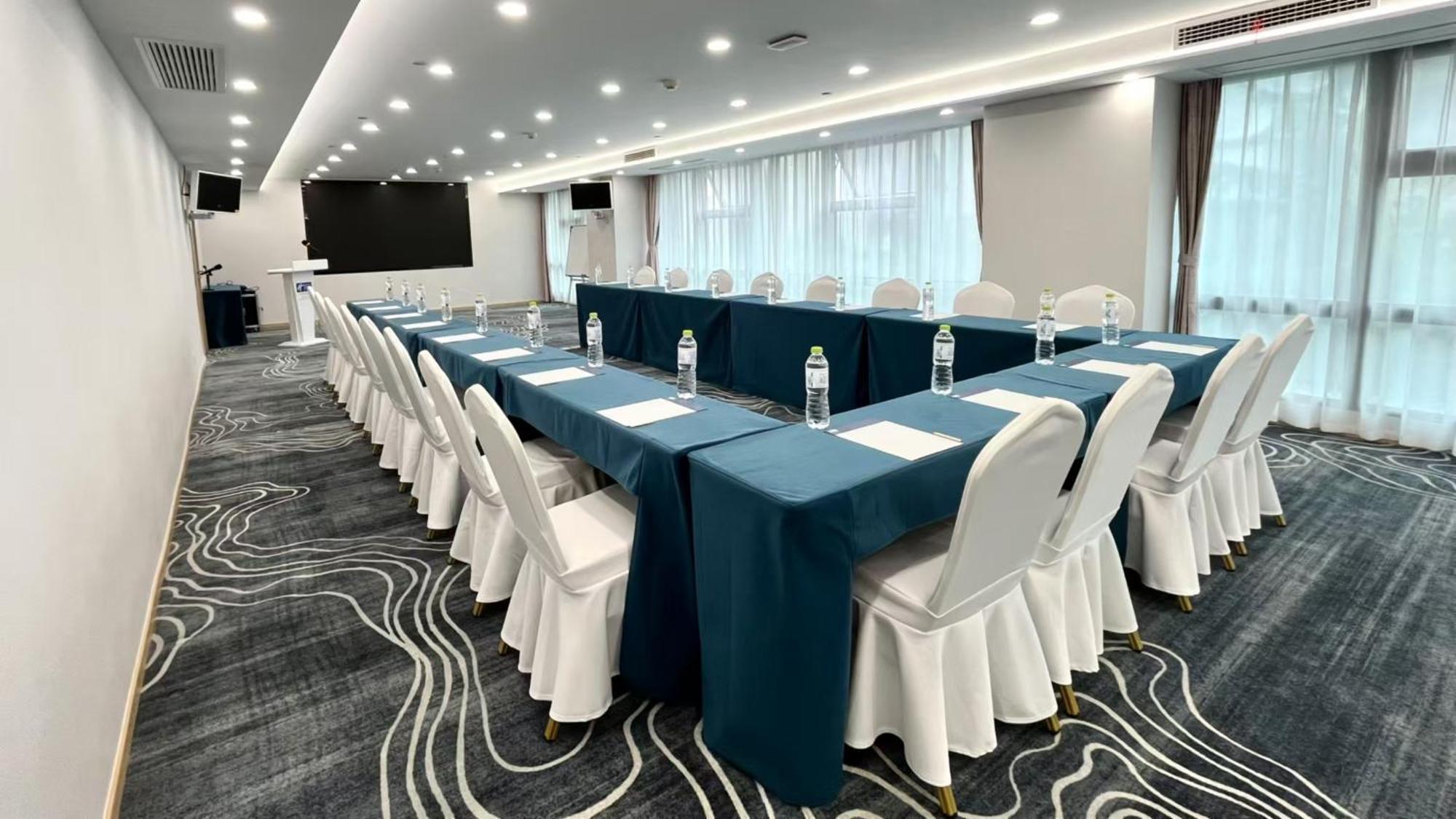 Holiday Inn Express Qingdao City Center By Ihg Eksteriør billede